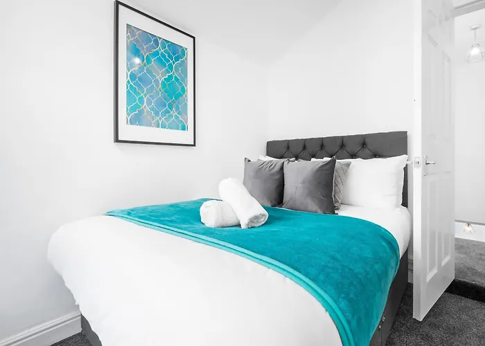 Harborne 2 Bedroom House - Parking - Smart Tv - Wifi - 62W