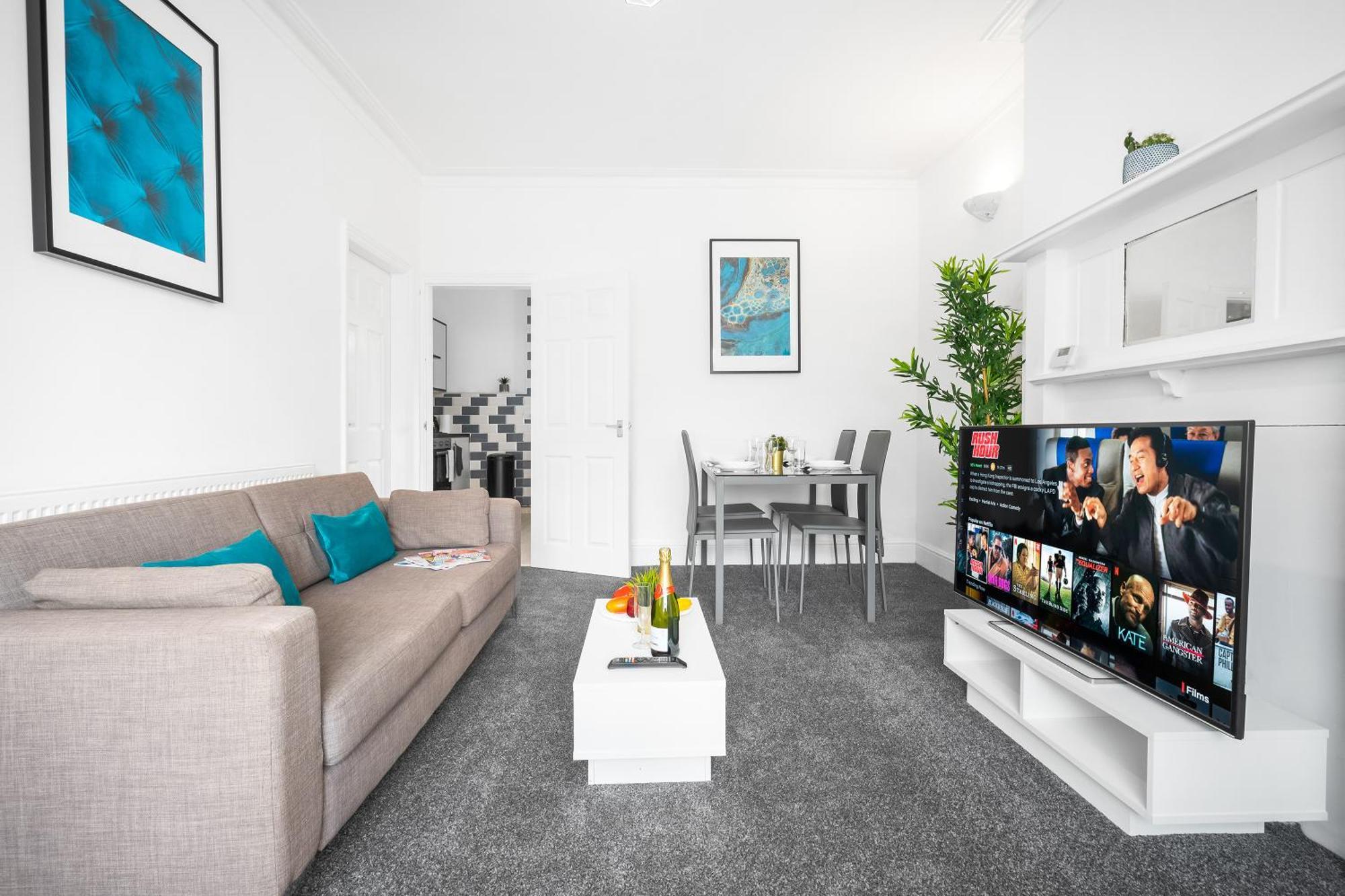 Harborne 2 Bedroom House - Parking - Smart Tv - Wifi - 62w