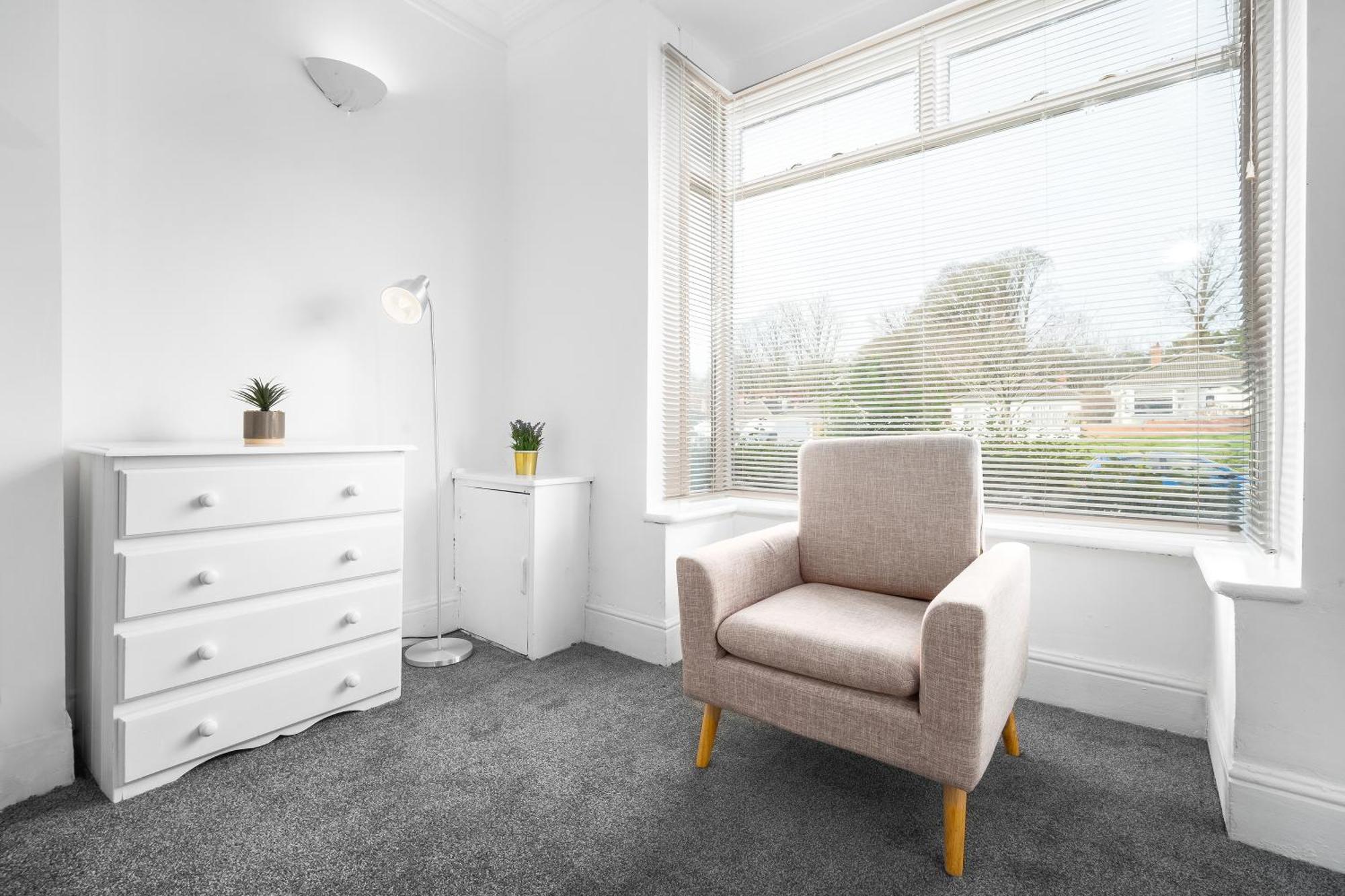 Harborne 2 Bedroom House - Parking - Smart Tv - Wifi - 62w Holiday home Birmingham
